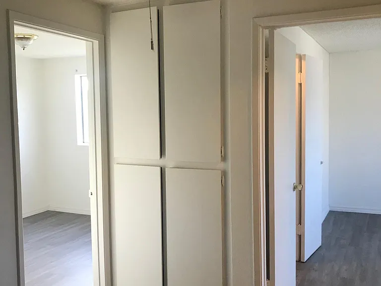 2441 S Orange Dr — Photo 18