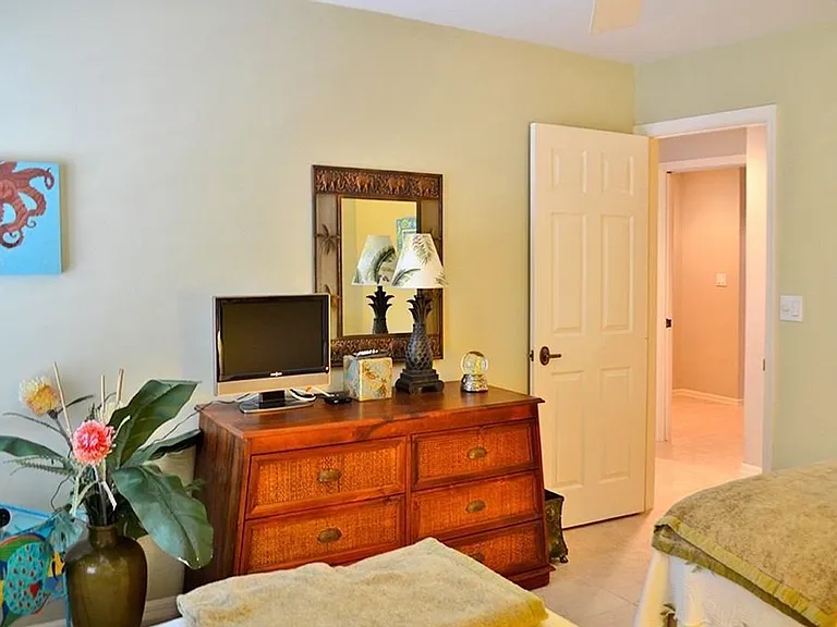 5635 Turtle Bay Dr #6 — Photo 11