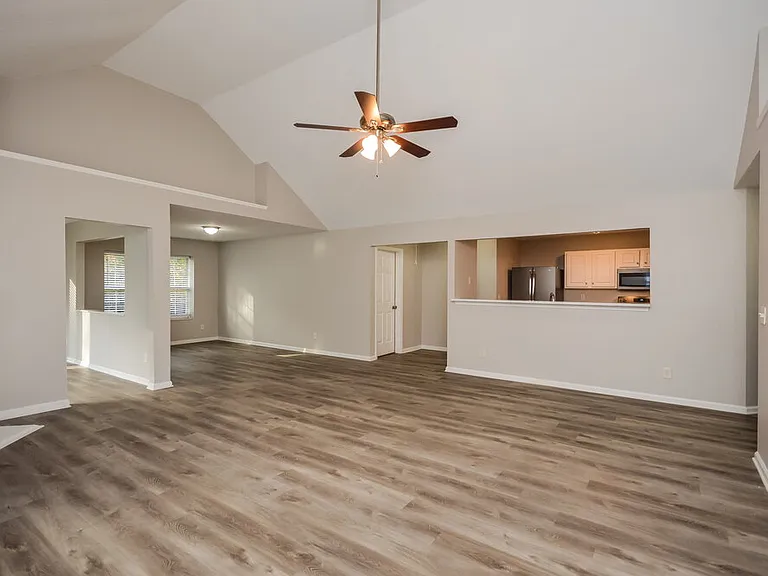 4897 Truitt Ln — Photo 4