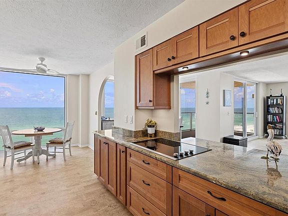 5th image of 2425 Gulf Of Mexico Dr Unit 10F