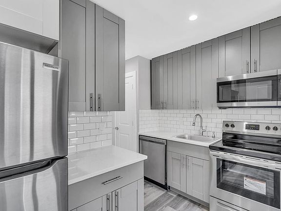 2nd image of 1300 Fulton St #4