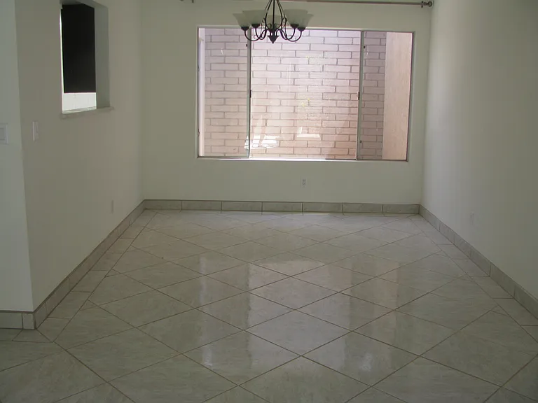5726 N Camino Del Sol — Photo 5