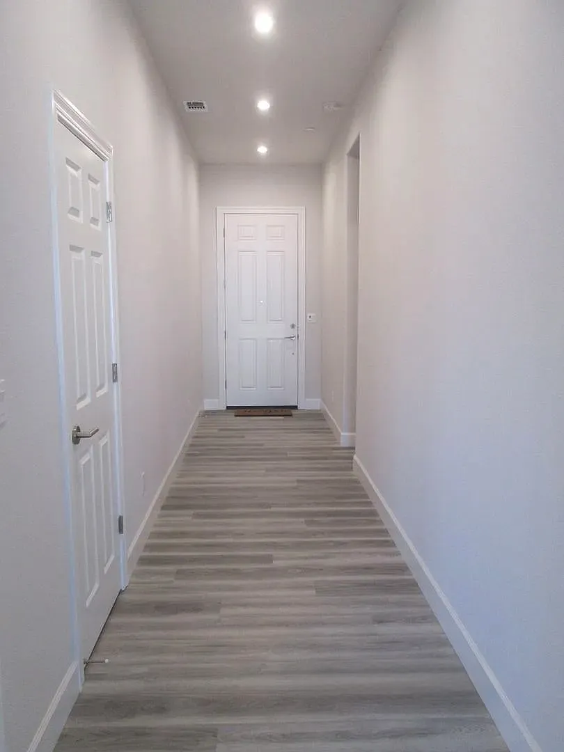 3 bed, 2010 sqft, $3,250 — Photo 2