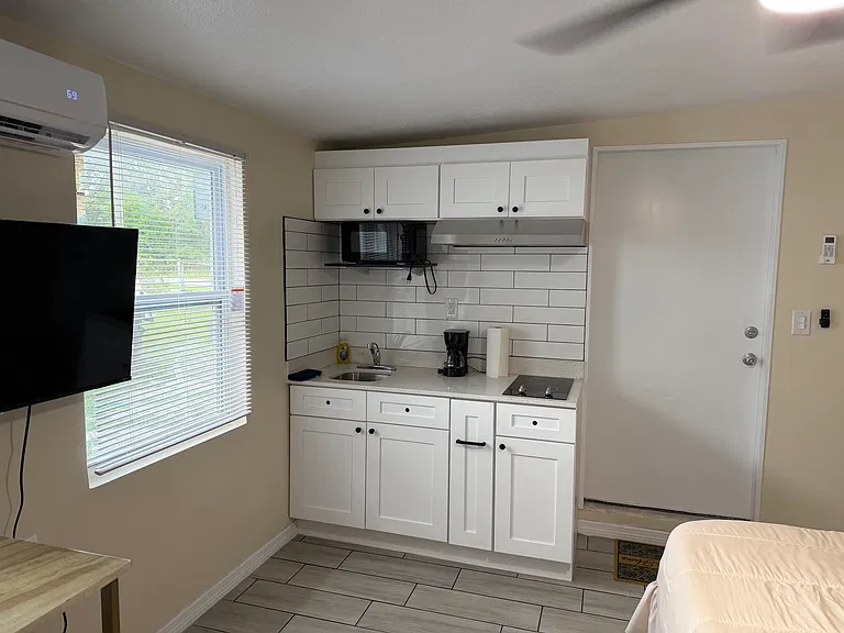 2401 E 151st Ave #B — Photo 4