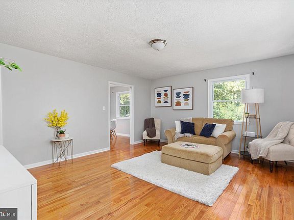 3rd image of 357 Pine Shores Dr