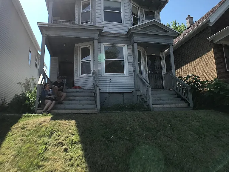 1957 S 11th St — Photo 2