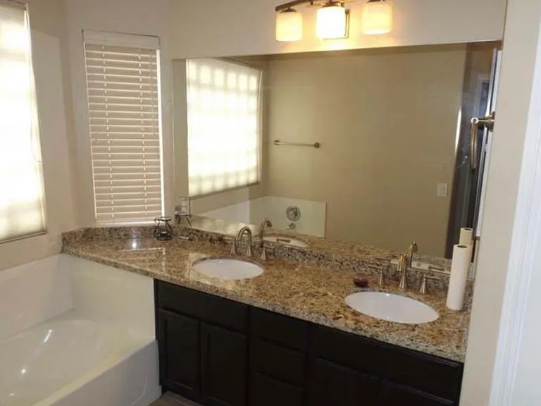 3211 E Behrend Dr — Photo 21