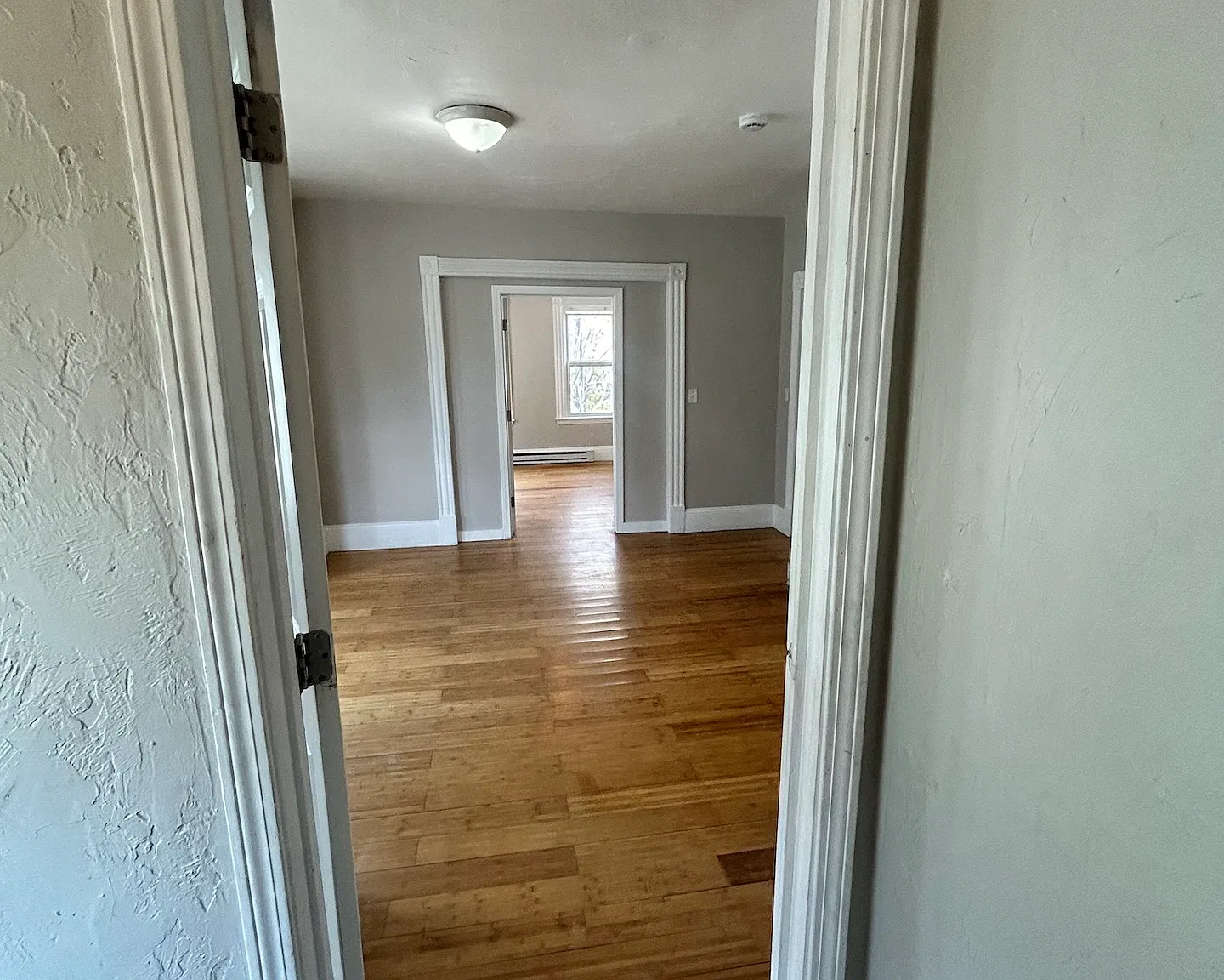 3 bed, 1050 sqft, $2,350 — Photo 3