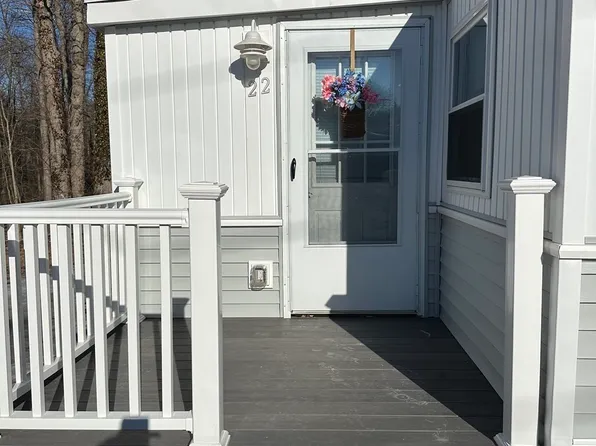 22 Chesapeake Rd, Holbrook, MA 02343