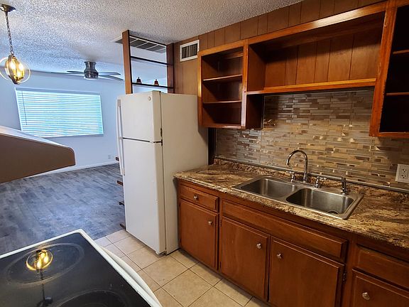 4th image of 1512 E Linden Ave #1512