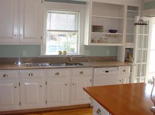 8 Vine St, Manchester, MA 01944