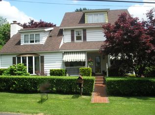 210 Loller Rd, Hatboro, PA 19040