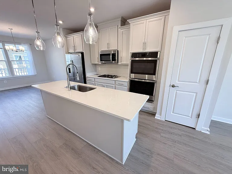 2505 Nicholson St — Photo 10