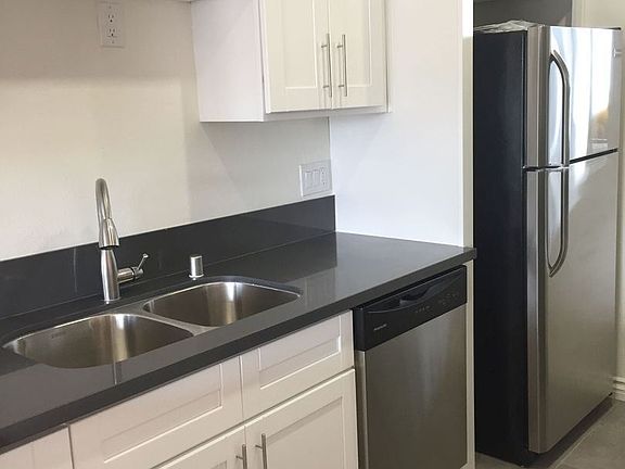 5th image of 12629 Caswell Ave #8