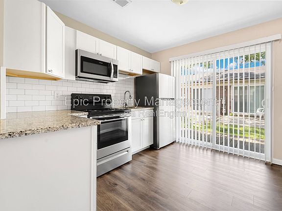 3rd image of 1032 Montie Rd