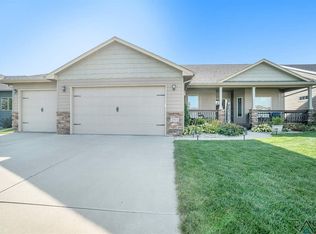 2513 E Yorkshire St, Sioux Falls, SD 57108