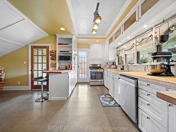 5th image of 51184 Ashton St