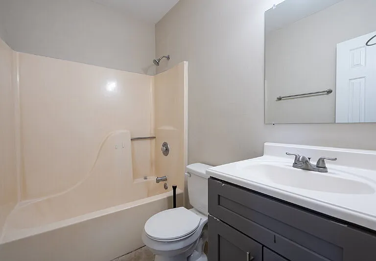 114 Bentley Pkwy #B — Photo 16