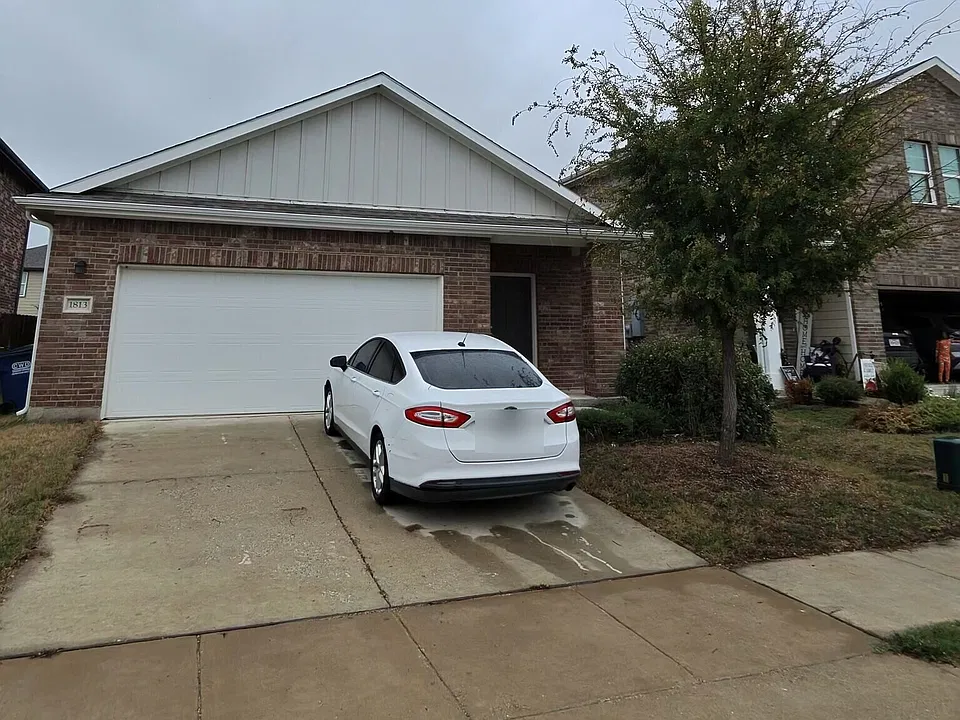 1813 Chapel Hill Rd