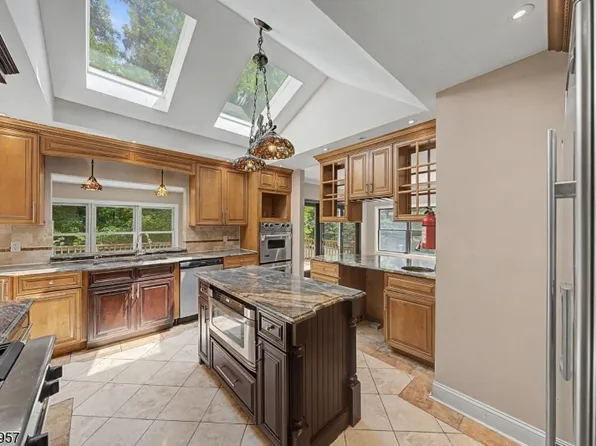 49 Omaha Ave, Rockaway Twp., NJ 07866
