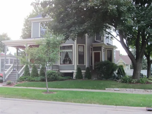 302 E Van Buren St, Janesville, WI 53545