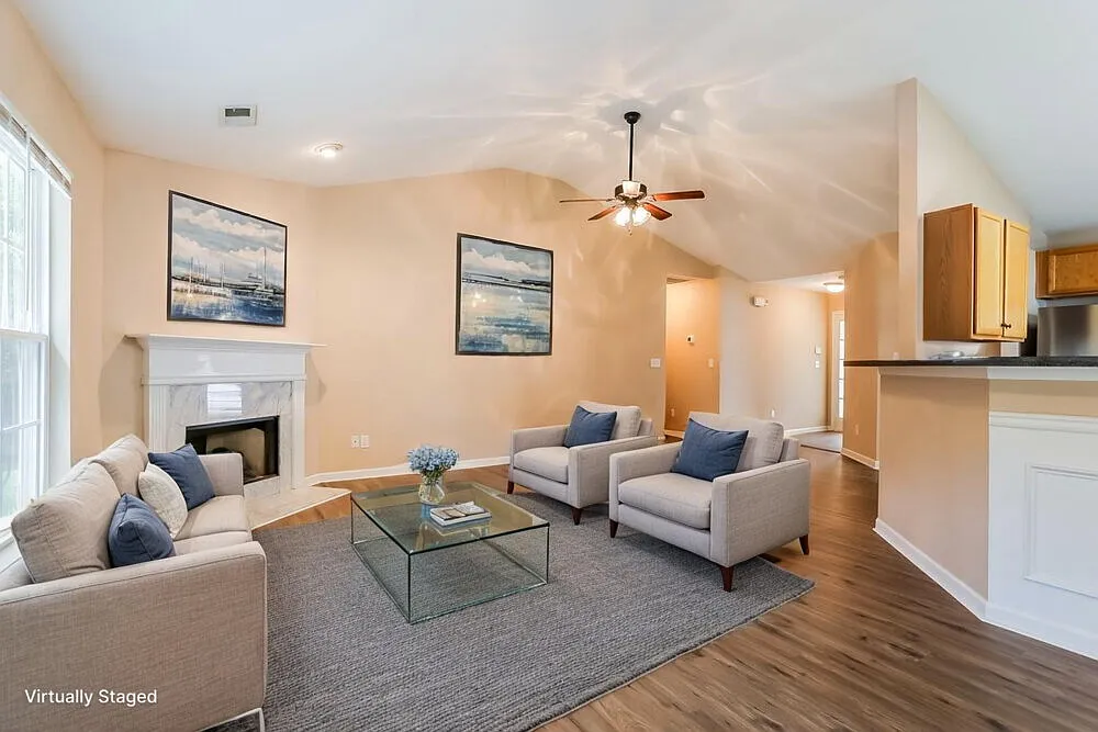 3 bed, 2.0 bath, 1714 sqft, $2,890 — Photo 4
