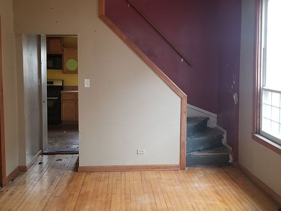 3rd image of 1109 N Christiana Ave
