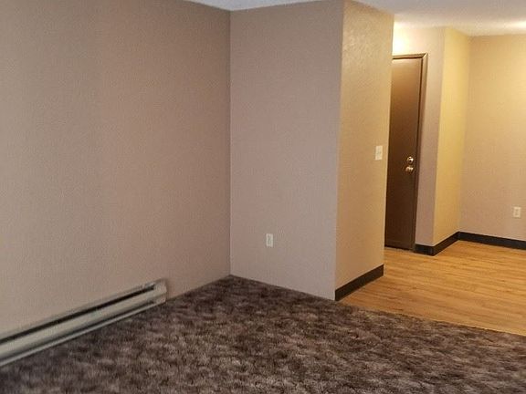 5th image of 523 W Crest Dr APT 3