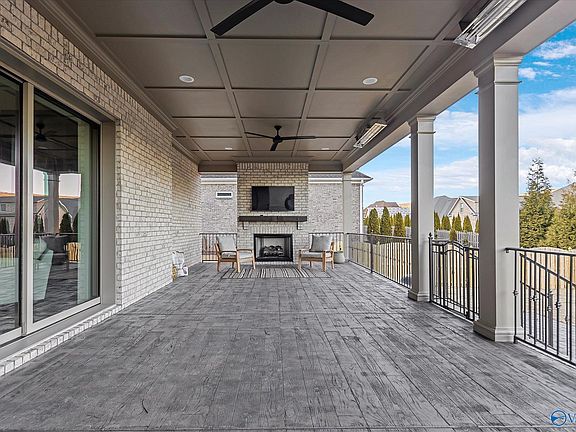 4th image of 25 Sanders Hill Way