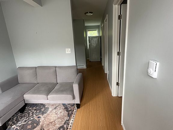 4th image of 506 Clinton Ave #1