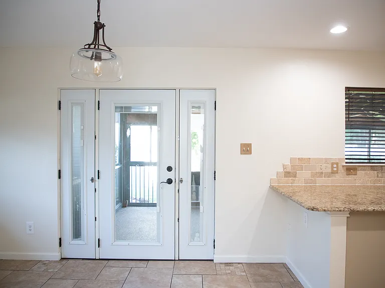 2201 Driskell Ln — Photo 10