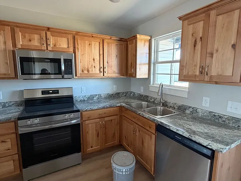 2901-2906 Sandstone Ln — Photo 14