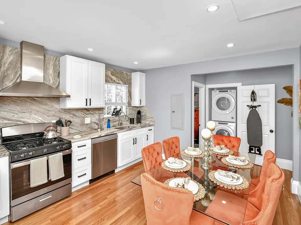 10 Pierce Ave #2