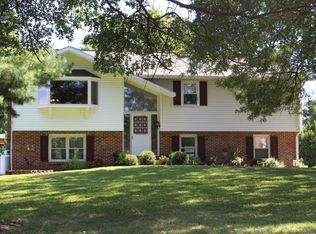 395 Sylvan Retreat Rd, Columbia, PA 17512