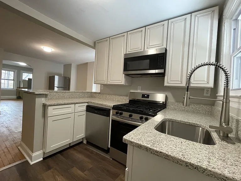 2644 W Lafayette Ave — Photo 32