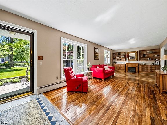 3rd image of 37531 Milann Dr