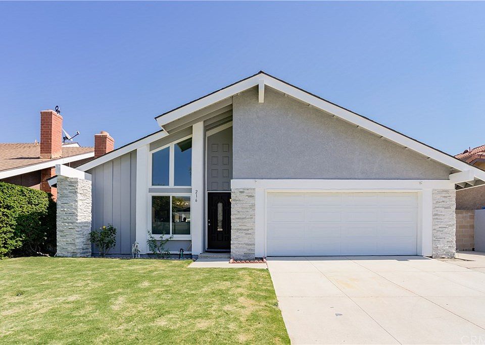 1st image of 216 N Avenida Palmera