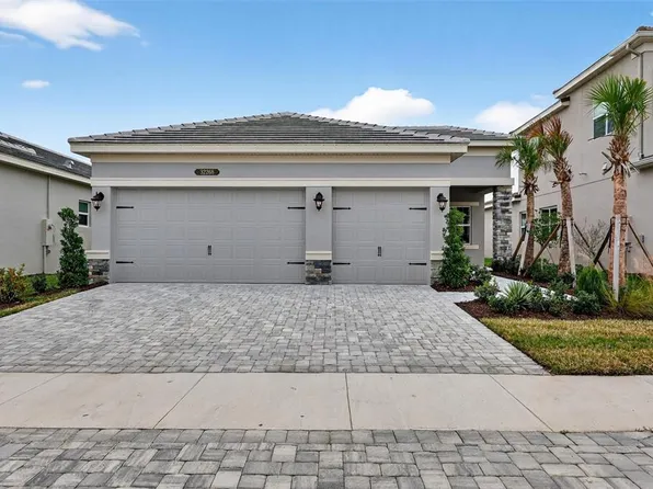 32268 Mahogany Valley Dr, Wesley Chapel, FL 33543