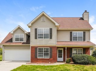1520 Rose Pointe Dr, Loganville, GA