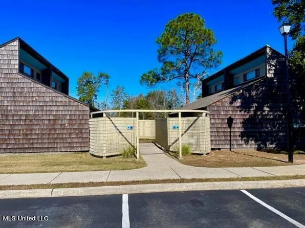 828 Oakleigh Ave APT 13, Gulfport, MS 39507