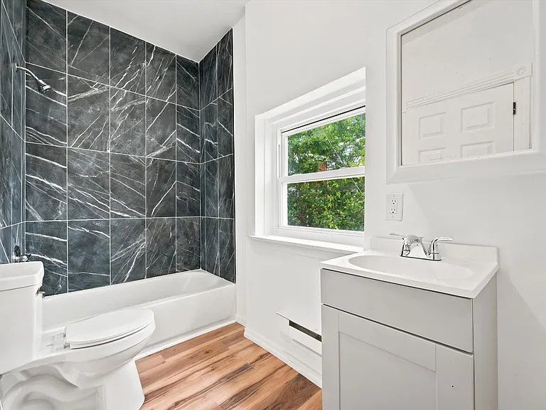 5135 Folsom St — Photo 3