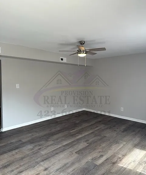 2 bed, 1.5 bath, $1,095 — Photo 2