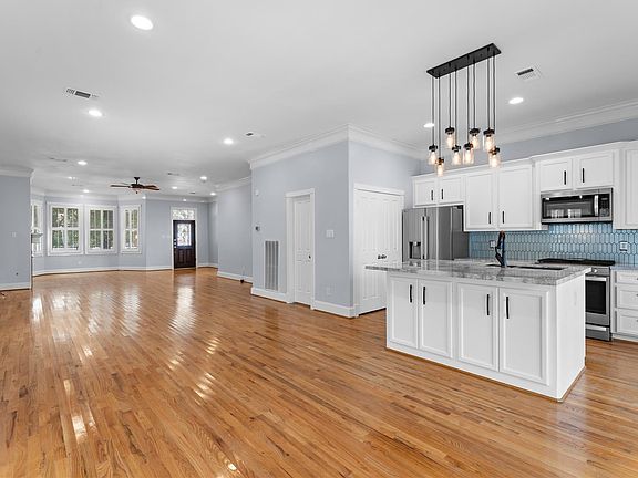 4th image of 1325 W 23rd St