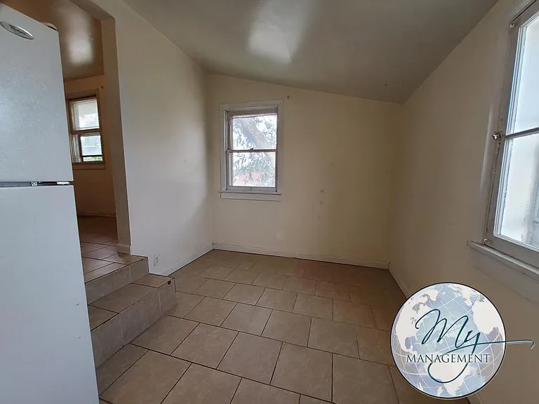 2 bed, 1.0 bath, 800 sqft, $950 — Photo 11