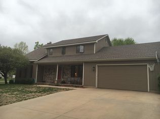 2611 Willow Ln, Emporia, KS 66801