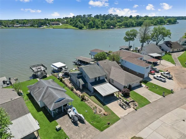 12862 Point Drive, Willis, TX 77318