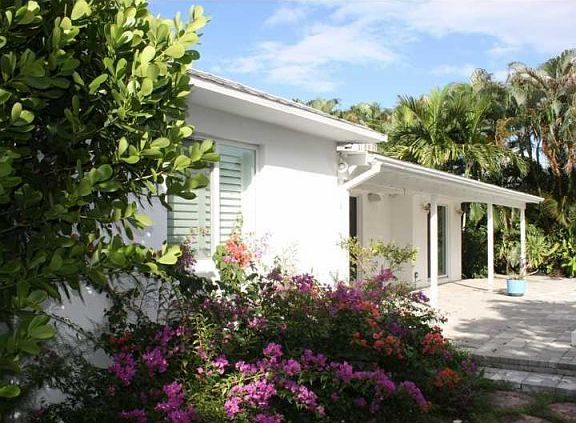 4th image of 2006 S Hibiscus Dr