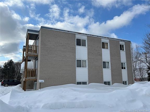 4th image of 694 Appleby St