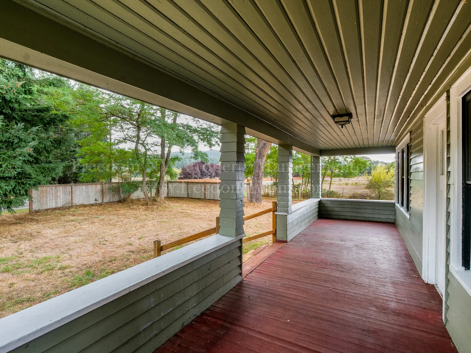 4 bed, 2240 sqft, $2,900 — Photo 3