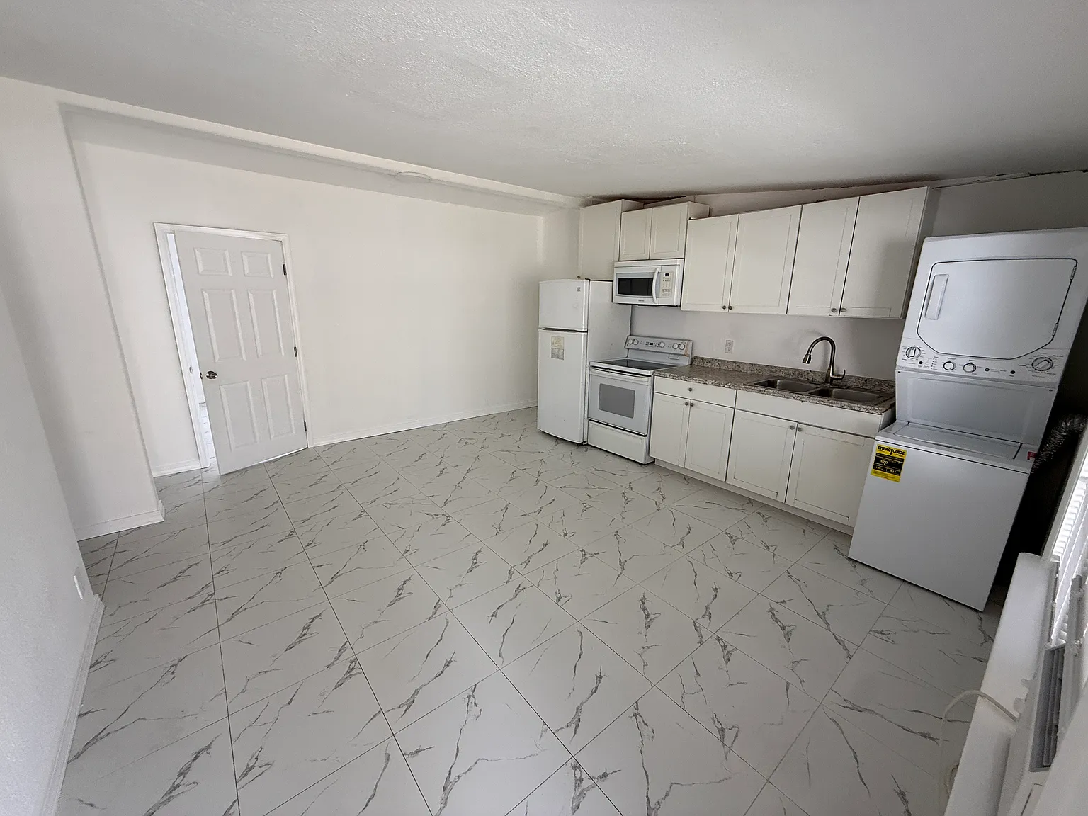 11954 Watergate Cir — Photo 1